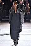 2016 Fall Winter', 'Yohji Yamamoto', 'Full Length', 'YAMAMOTO_WCFF16_107.JPG