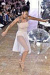 2018 Spring Summer', 'Moncler Gamme Rouge', 'Full Length', 'MONCLERGAMME_WCFS18_050.jpg