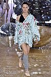 2018 Spring Summer', 'Moncler Gamme Rouge', 'Full Length', 'MONCLERGAMME_WCFS18_201.jpg