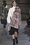 2018 Fall Winter', 'Moon Young Yee', 'Full Length', 'YOUNGHEE_WCFF18_049.jpg