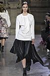 2018 Fall Winter', 'Moon Young Yee', 'Full Length', 'YOUNGHEE_WCFF18_051.jpg