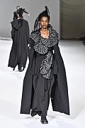 2020 Fall Winter', 'Yohji Yamamoto', 'Full Length', 'YAMAMOTO_WCFF20_015.JPG
