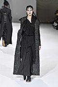 2020 Fall Winter', 'Yohji Yamamoto', 'Full Length', 'YAMAMOTO_WCFF20_019.JPG