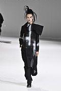 2020 Fall Winter', 'Yohji Yamamoto', 'Full Length', 'YAMAMOTO_WCFF20_062.JPG