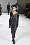 2020 Fall Winter', 'Yohji Yamamoto', 'Full Length', 'YAMAMOTO_WCFF20_115.JPG